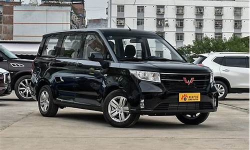 五菱荣光七座车_五菱荣光七座车厢多长